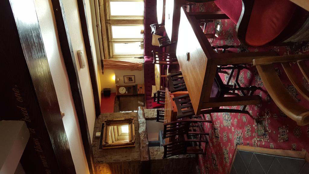 The Rose And Crown 호텔 허더즈필드 외부 사진
